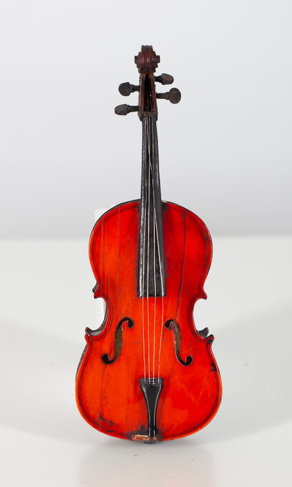 An apprentice-piece miniature cello