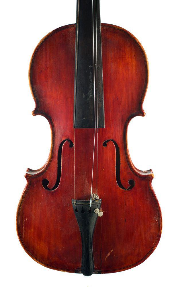 A violin, labelled Romandio Muncher