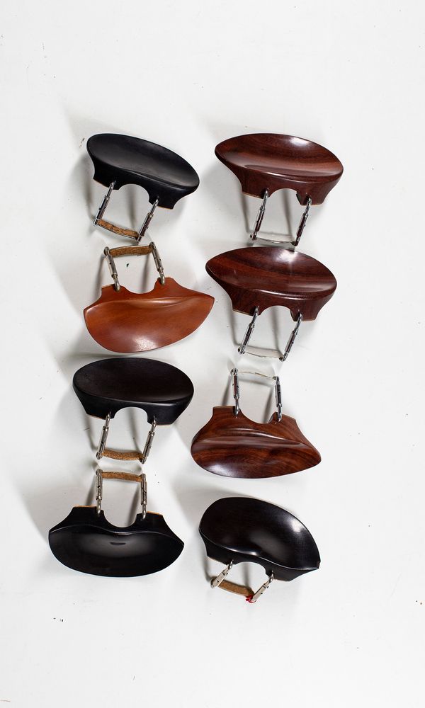 Eight chin rests, various sizes