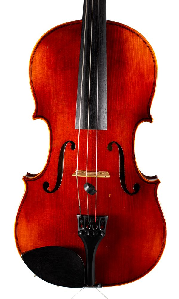 A viola, labelled Handarbeit aus Mittenwald
