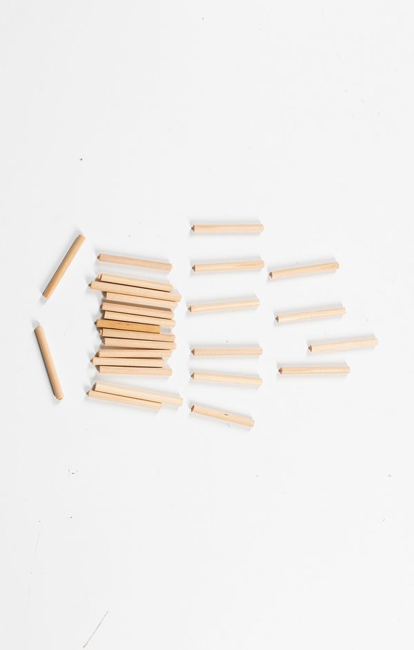 Twenty six soundpost dowels, varying lengths