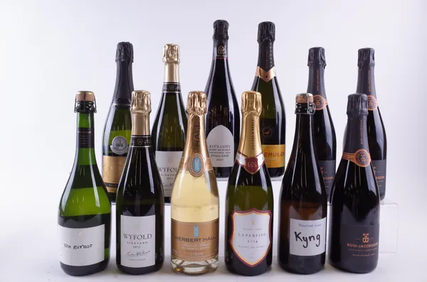 10 BOTTLES ENGLISH AND 2 SPANISH SPARKLING WINE