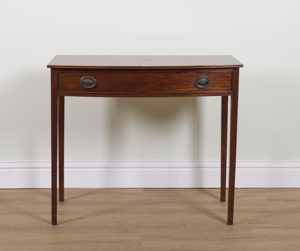 A 19TH CENTURY MAHOGANY BOWFRONT SINGLE DRAWER SIDE TABLE