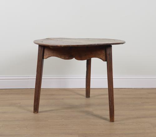 AN EARLY 19TH CENTURY POPLAR CRICKET TABLE