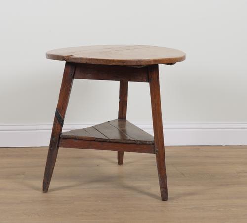 AN EARLY 19TH CENTURY CRICKET TABLE