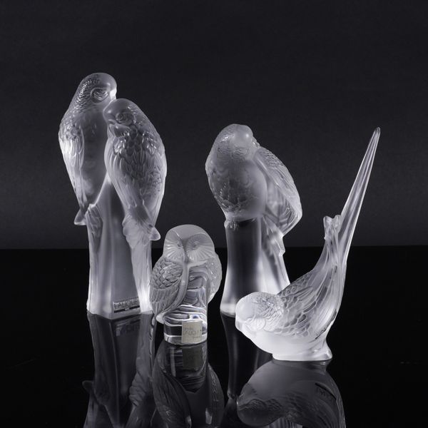 A GROUP OF LALIQUE CRYSTAL BIRD MODELS (4)