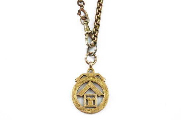 A 15CT GOLD MASONIC FOB, FITTED TO AN ALBERT CHAIN (2)