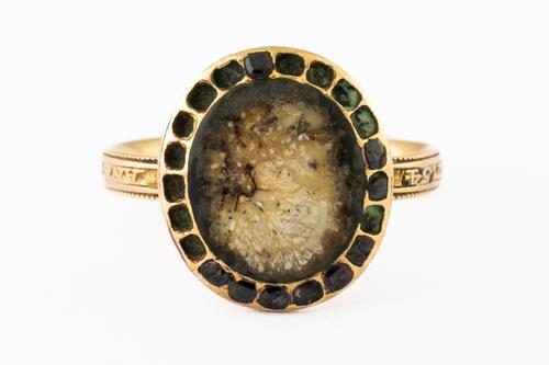 A GEORGIAN GOLD MOURNING RING