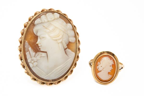 A 9CT GOLD AND SHELL CAMEO BROOCH AND A 9CT GOLD AND SHELL CAMEO RING (2)