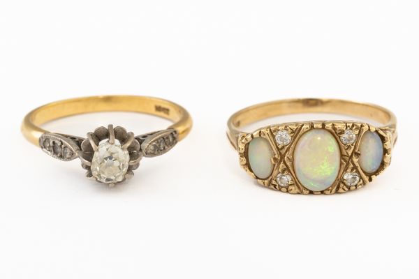 A GOLD AND DIAMOND SINGLE STONE RING  AND A 9CT GOLD, OPAL AND DIAMOND RING (2)