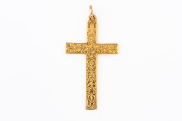 A 15CT GOLD PENDANT CROSS