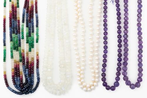 FIVE NECKLACES (5)