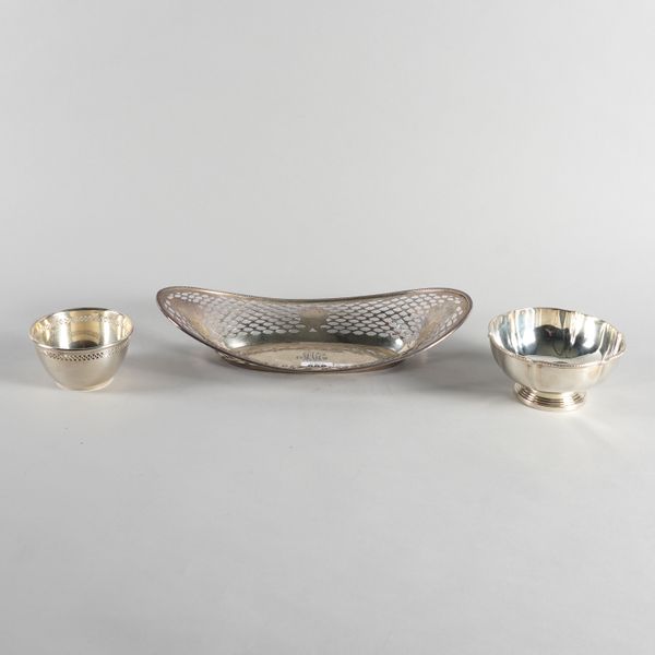 A GROUP OF STERLING WARES (3)