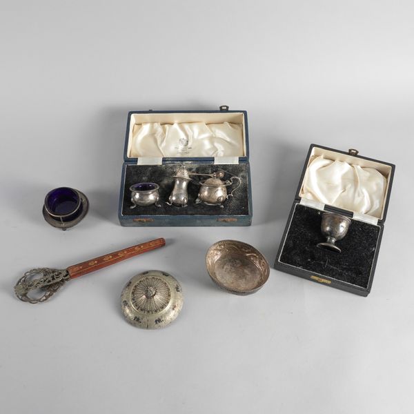 A GROUP OF SILVER, FOREIGN AND PLATED WARES (8)