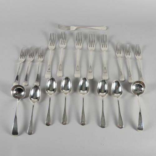 A GROUP OF SILVER OLD ENGLISH PATTERN TABLE FLATWARE (20)