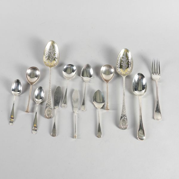 A GROUP OF SILVER TABLE FLATWARE