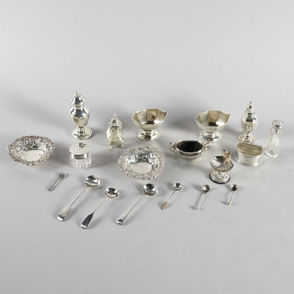 A GROUP OF SILVER AND FOREIGN WARES (QTY)