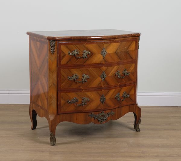 AN 18TH CENTURY ITALIAN INLAID WALNUT SERPENTINE THREE DRAWER COMMODE