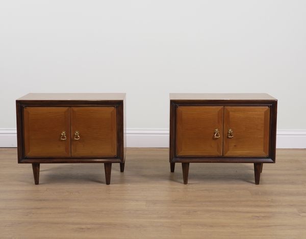 A PAIR OF 20TH CENTURY ITALIAN WALNUT TWO DOOR BEDSIDE CUPBOARDS (2)