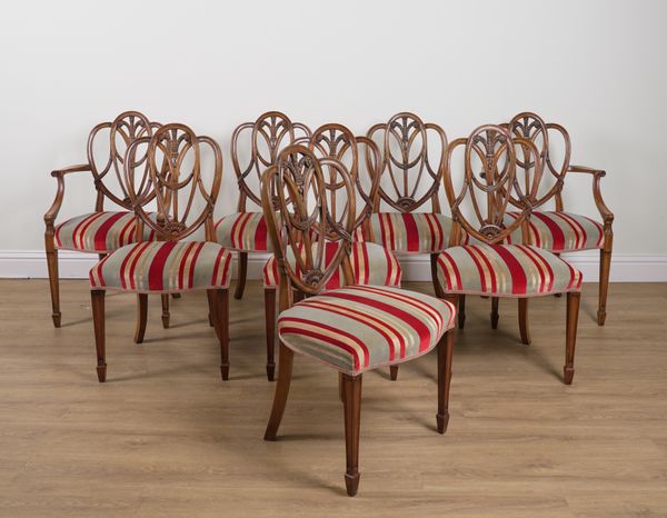 A SET OF EIGHT 18TH CENTURY STYLE MAHOGANY DINING CHAIRS (8)