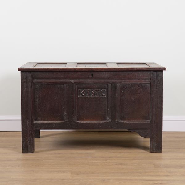 A 17TH CENTURY OAK COFFER