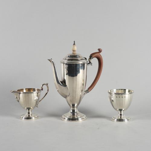 AN ART DECO SILVER THREE PIECE COFFEE SET (3)