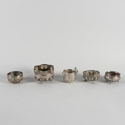 A GROUP OF ASIAN WARES (5)