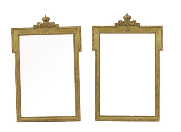 A PAIR OF LATE 19TH CENTURY GILT FRAMED RECTANGULAR MIRRORS (2)