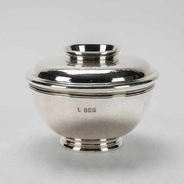 A BRITANNIA STANDARD SILVER BOWL AND COVER (2)