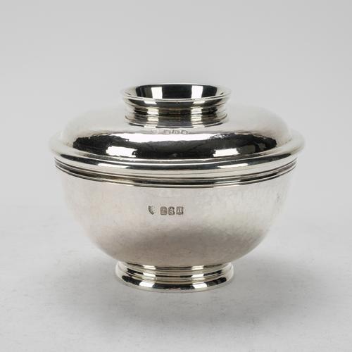 A BRITANNIA STANDARD SILVER BOWL AND COVER (2)