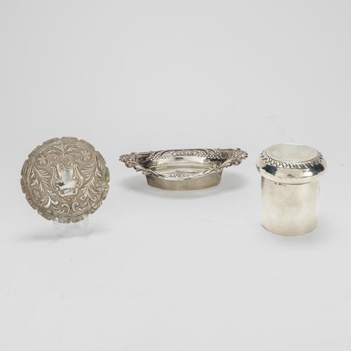 A GROUP OF SILVER (3)