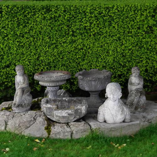 A QUANTITY OF RECONSTITUTED STONE GARDEN ORNAMENTS (6)