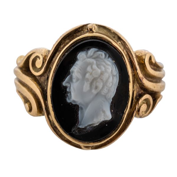 A SIR ROBERT PEEL CAMEO RING (2)