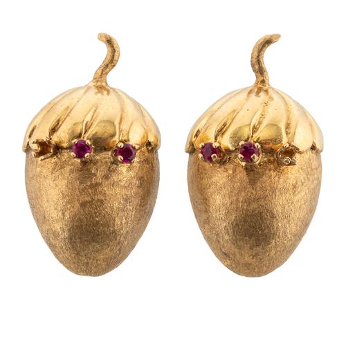A PAIR OF GOLD AND RUBY EARCLIPS