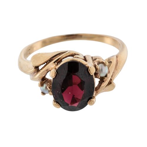 A GARNET AND PEARL RING