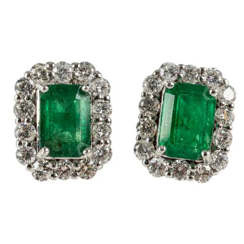 A PAIR OF EMERALD AND DIAMOND CLUSTER EARRINGS (3)