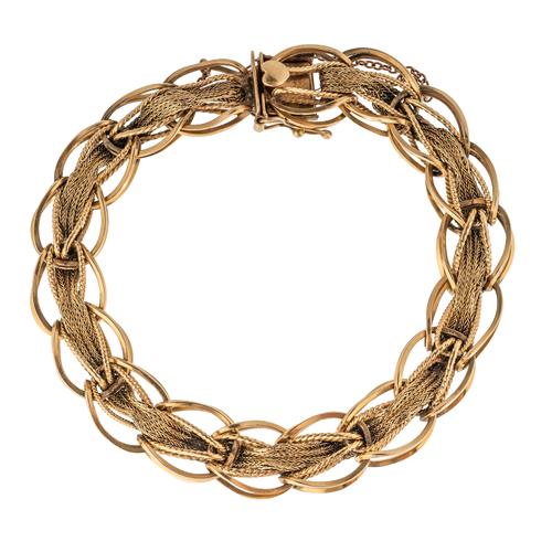 A GOLD BRACELET DETAILED 14 K