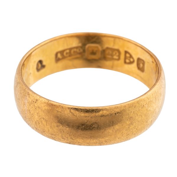 A 22CT GOLD WIDE BAND WEDDING RING