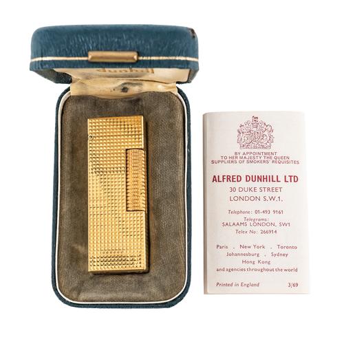 A DUNHILL ROLLAGAS GILT METAL RECTANGULAR GAS LIGHTER (3)