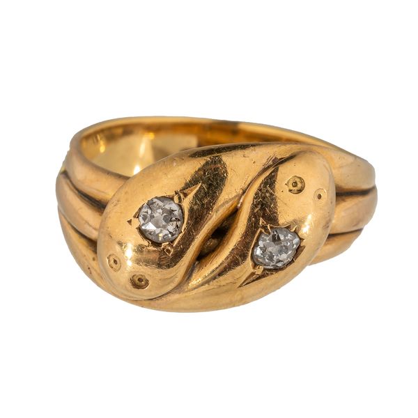 AN 18CT GOLD SNAKE RING