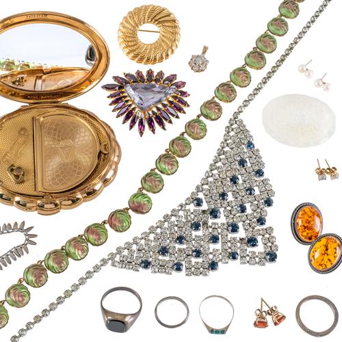 A COLLECTION OF JEWELLERY (20)