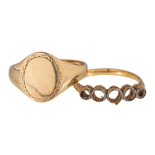 TWO 9CT GOLD RINGS (2)