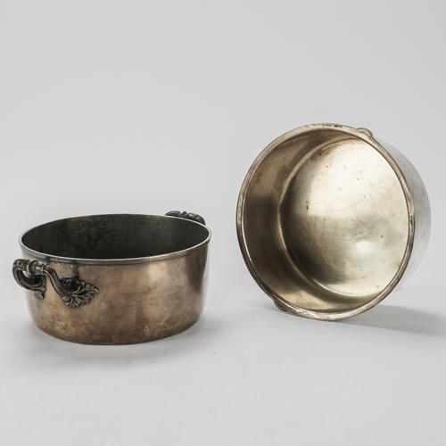 A MATTHEW BOULTON AND CO PLATED ON COPPER TWIN HANDLED SOUFFLE BOWL (2)