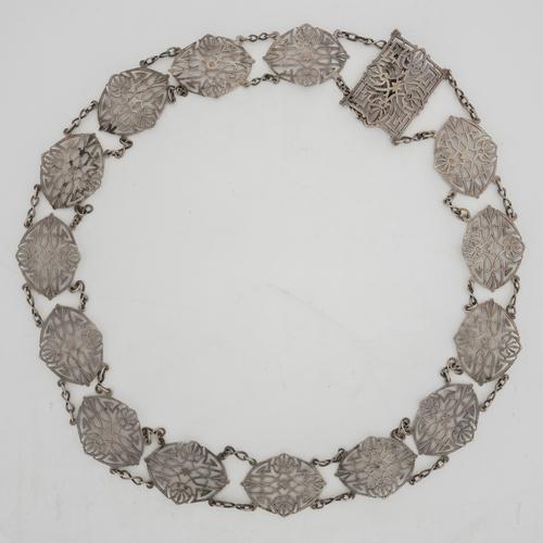 A LADY'S SILVER WAISTBELT