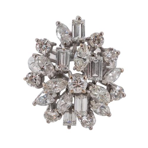 A DIAMOND CLUSTER RING