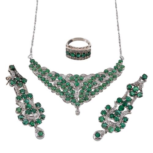 A SUITE OF EMERALD AND DIAMOND JEWELLERY (4)