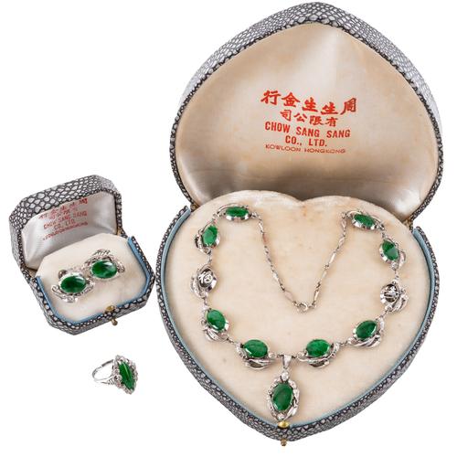 A JADE AND WHITE GOLD SUITE (4)