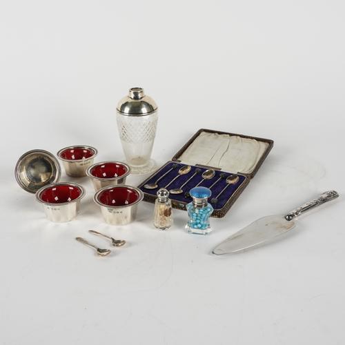 A GROUP OF SILVER AND SILVER MOUNTED WARES
