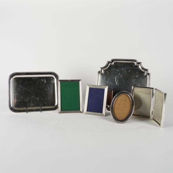 A GROUP OF SILVER MOUNTED AND PLATED WARES (6)