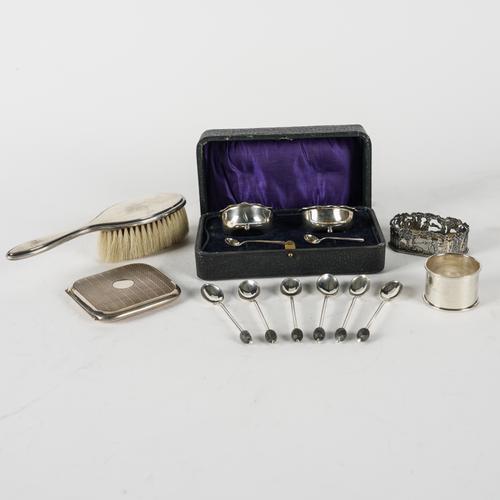 A GROUP OF SILVER AND SILVER MOUNTED WARES